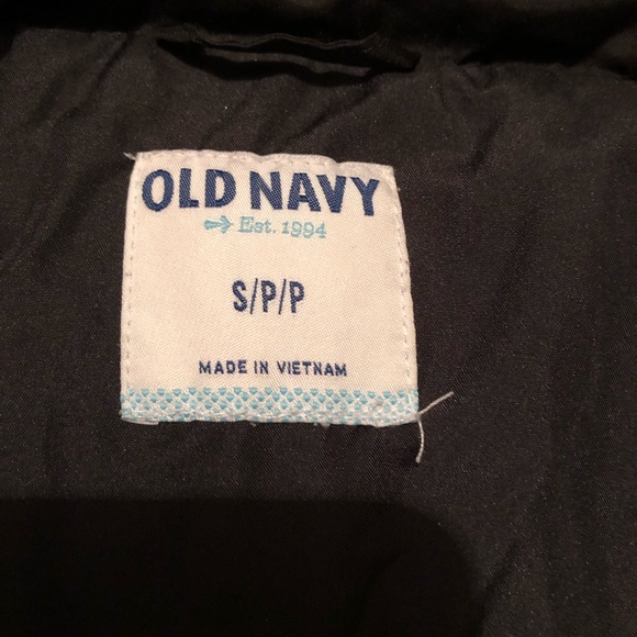 Old Navy women’s Puffer - Picture 3 of 3